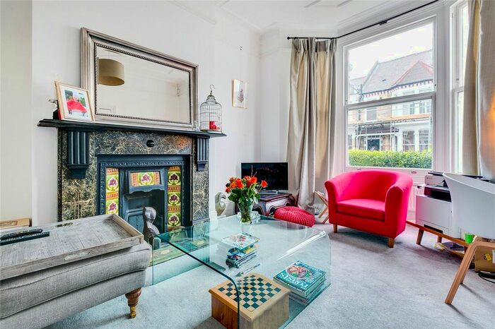 4 Bedroom Terraced House To Rent In Calbourne Road, Clapham, London, SW12
