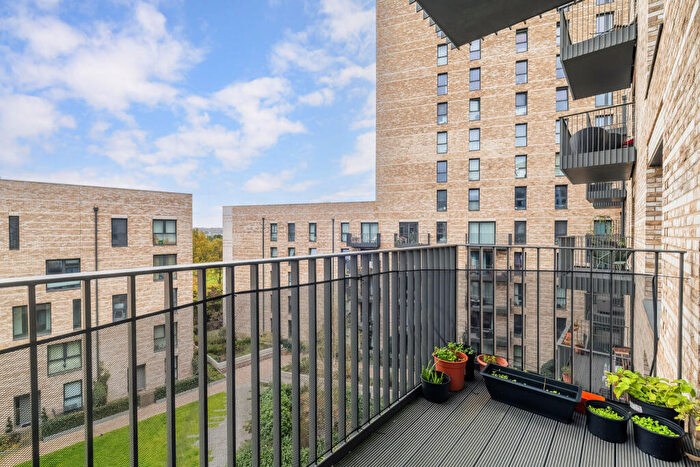 1 Bedroom Flat For Sale In Bramwell Way, London, E16