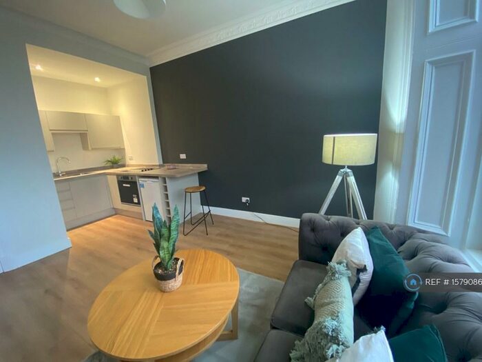 1 Bedroom Flat To Rent In Roslea Drive, Glasgow, G31