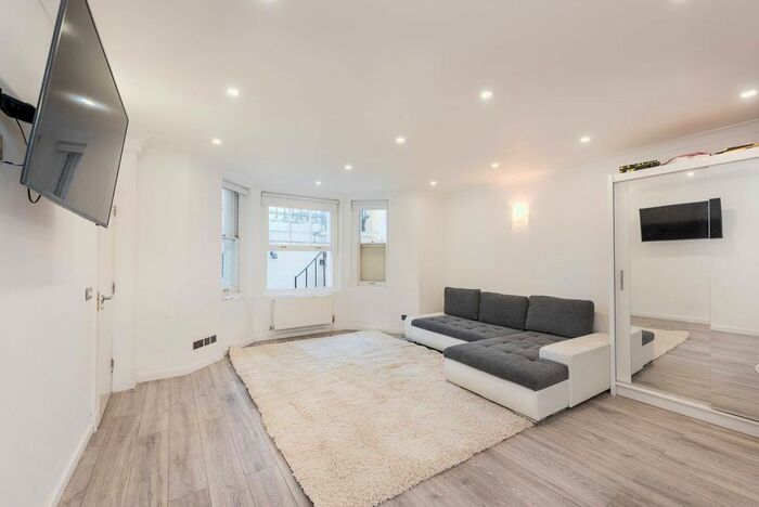 1 Bedroom Flat To Rent In Queen's Gate, South Kensington, London, SW7