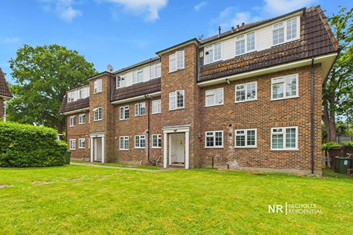 2 Bedroom Flat To Rent In Alexandra Road, Epsom, Surrey, KT17