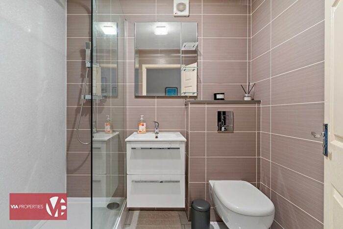 1 Bedroom Flat For Sale In Flamstead End Road, Waltham Cross, EN8