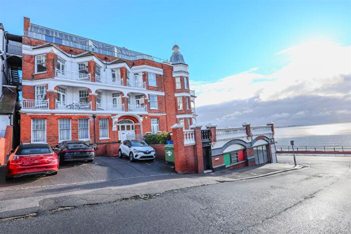 1 Bedroom Flat To Rent In Palmeira Avenue, Westcliff-On-Sea, SS0