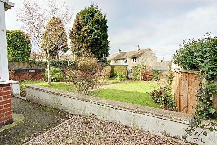 2 Bedroom Detached Bungalow For Sale In Ringwood Road, Brimington, Chesterfield, Derbyshire, S43