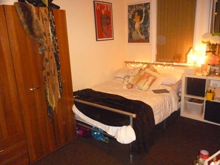 8 Bedroom Semi Detached House To Rent In Brudenell Avenue, Leeds, LS6