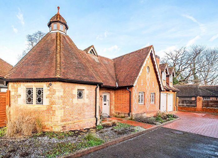 4 Bedroom Detached House For Sale In Kiln Lane, Leigh, Tonbridge, TN11