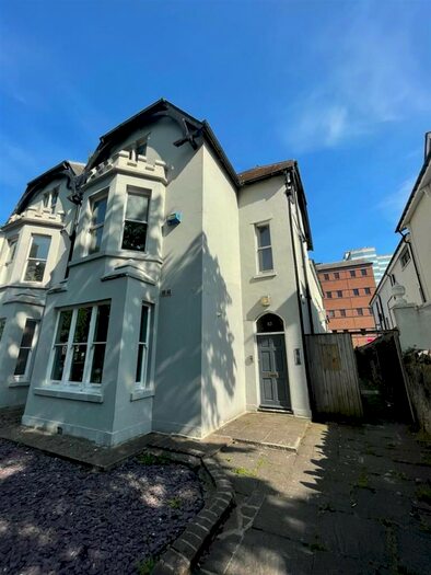 1 Bedroom Flat To Rent In The Parade, Roath, Cardiff, CF24