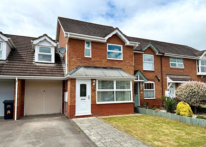 3 Bedroom Semi Detached House For Sale In Priory Gardens, Burnham-On-Sea, TA8