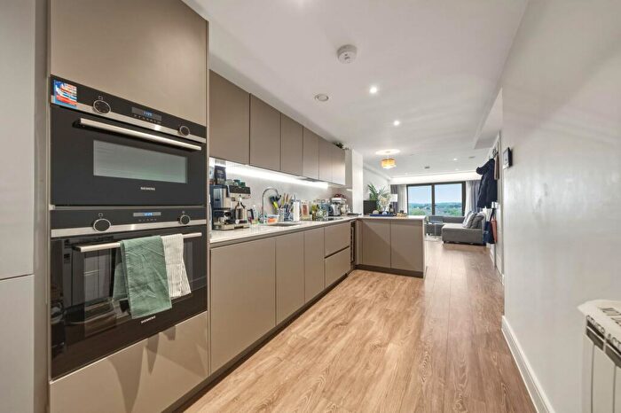 2 Bedroom Flat To Rent In Pavilion Road, West Bridgford, NG2