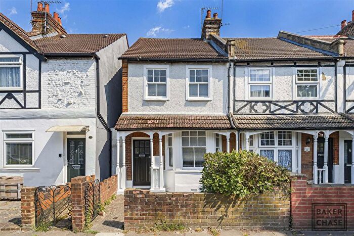 2 Bedroom End Of Terrace House For Sale In Percival Road, Enfield, EN1