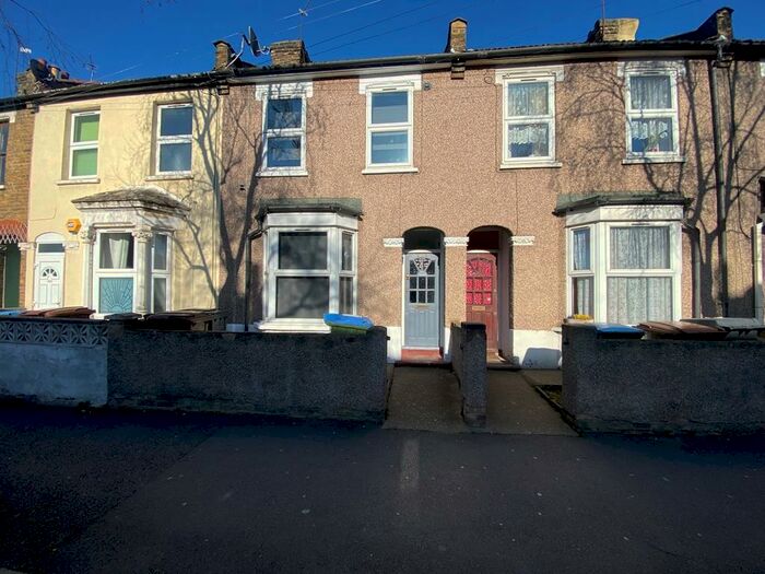 2 Bedroom Terraced House To Rent In Newly Refurbished Bedroom House, E7