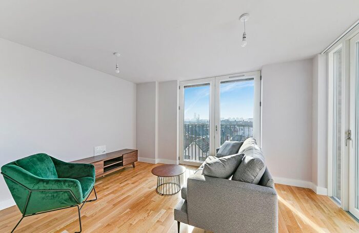 1 Bedroom Flat To Rent In The Oakwood, Colina Road, London, N15