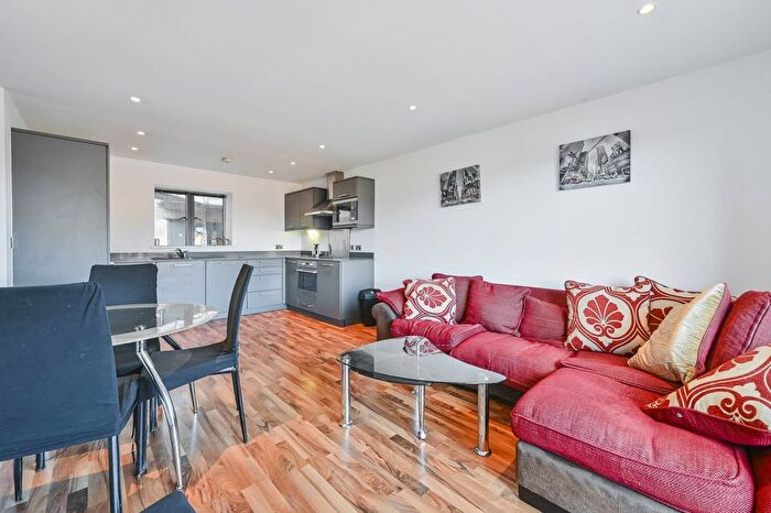 2 Bedroom Flat To Rent In Copenhagen Street, King's Cross, London, N1