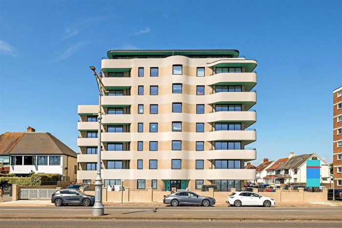 2 Bedroom Flat To Rent In Kingsway, Hove, BN3