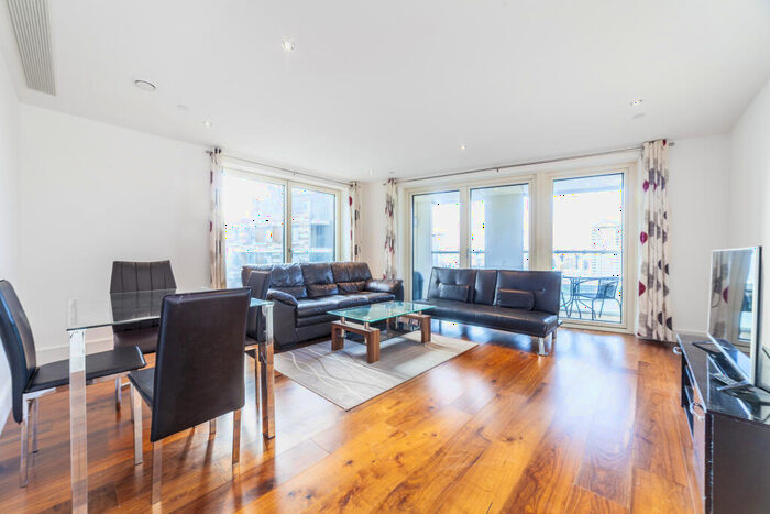 3 Bedroom Apartment To Rent In Lincoln Plaza, Canary Wharf, London, E14