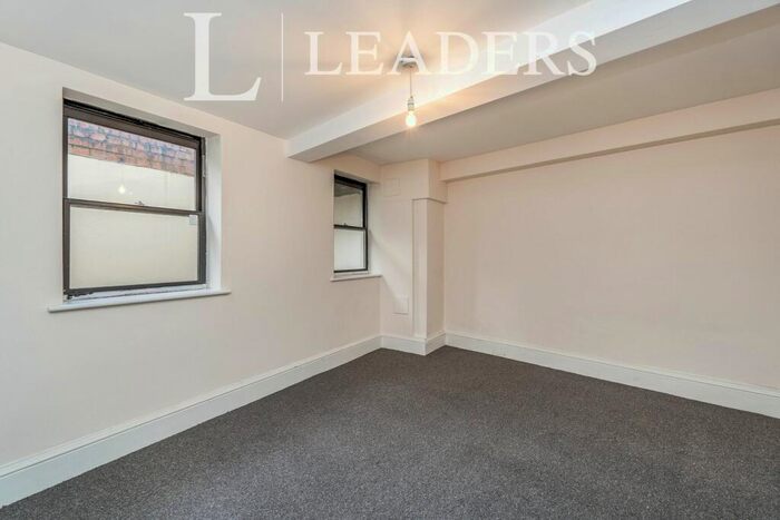 1 Bedroom Apartment To Rent In Lowmans House, Portswood Southampton, SO17