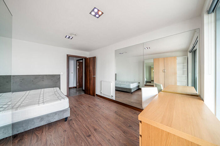 2 Bedroom Apartment To Rent In Bridges Court Road, Battersea, SW11