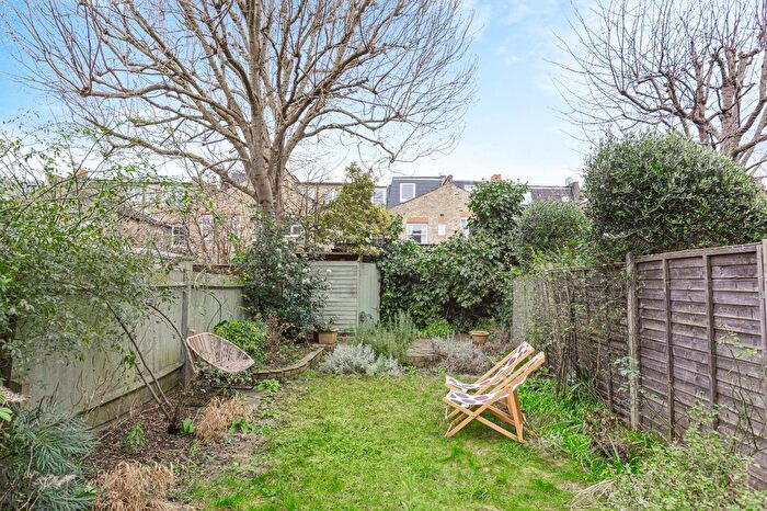 4 Bedroom Property To Rent In Harbord Street, Alphabet Streets, SW6