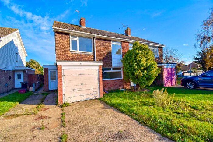 3 Bedroom Semi Detached House For Sale In Norwood Way, Walton On The Naze, CO14