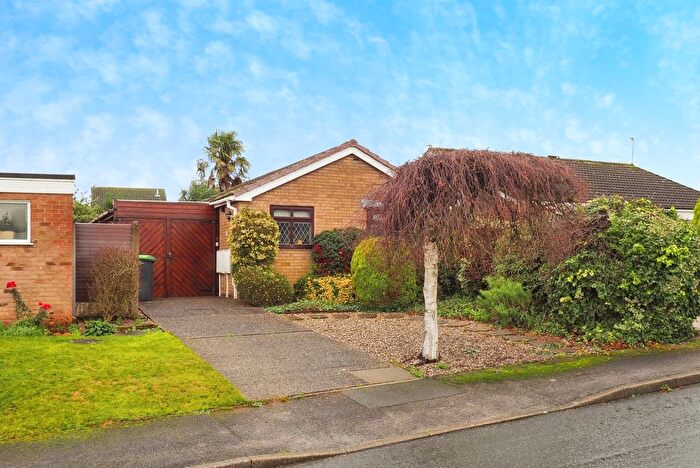 2 Bedroom Bungalow For Sale In Keats Drive, Hucknall, Nottingham, Nottinghamshire, NG15