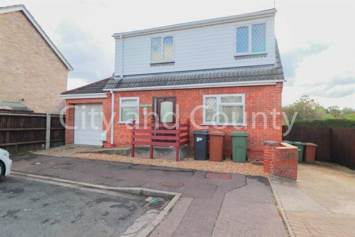 2 Bedroom Detached House To Rent In Fairmead Way, Peterborough, PE3