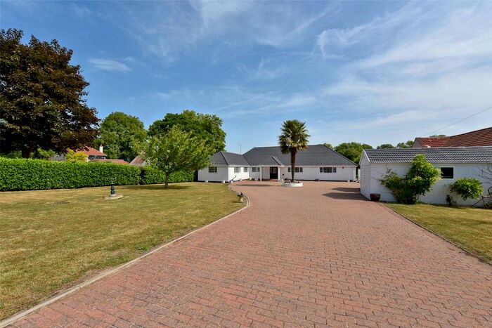 3 Bedroom Bungalow To Rent In Down Place, Water Oakley, Windsor, Berkshire, SL4