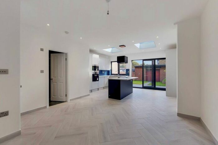 4 Bedroom Terraced House To Rent In Capworth Street, Leyton, London, E10