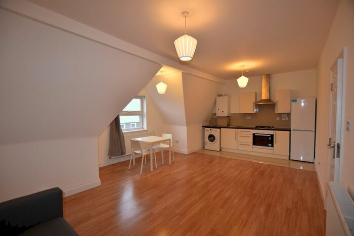 1 Bedroom Flat To Rent In The Vale, London, W3