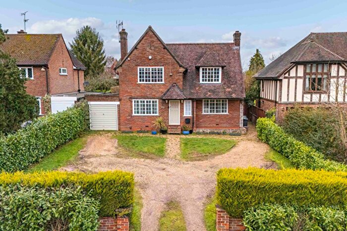 3 Bedroom Detached House For Sale In Amersham Road, Little Chalfont, HP6