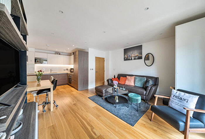 1 Bedroom Apartment For Sale In Silverworks Close, London, NW9