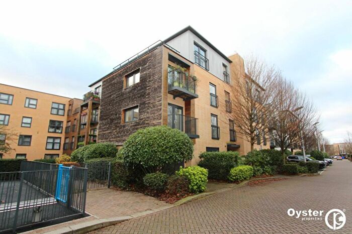 2 Bedroom Flat To Rent In Hitchin Lane, Stanmore, HA7