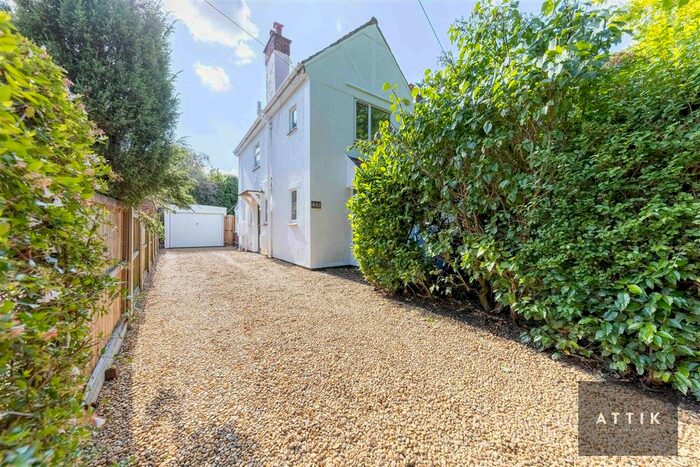 3 Bedroom Semi-Detached House For Sale In Earlham Road, Norwich, NR4