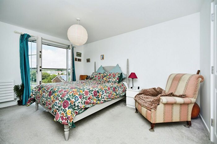 3 Bedroom End Of Terrace House For Sale In Friars Close, Peacehaven, BN10