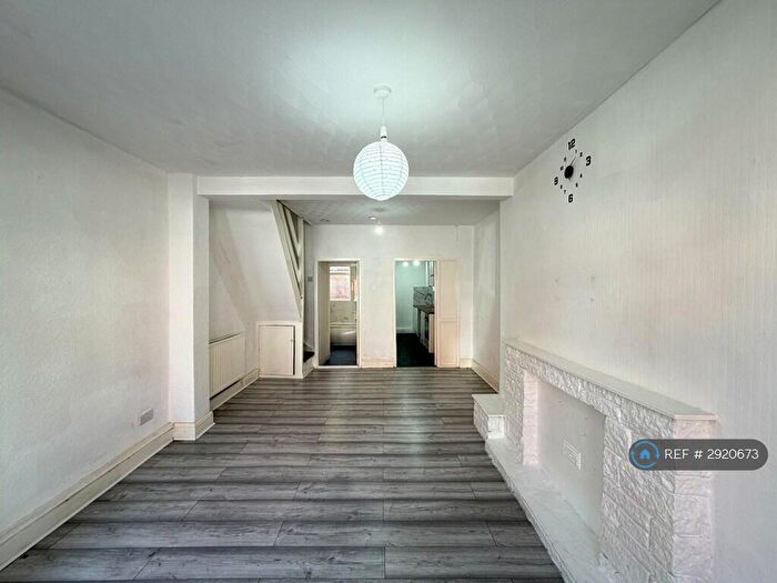 2 Bedroom Terraced House To Rent In Greenleaf St, Liverpool, L8