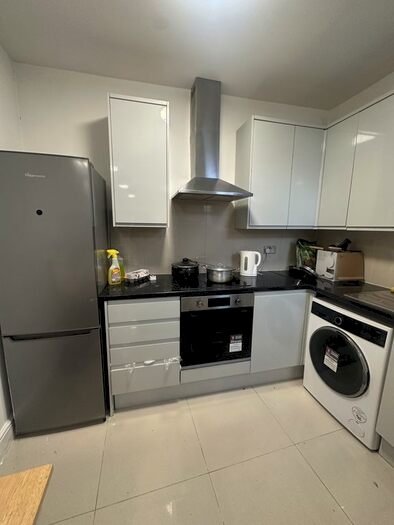 Studio To Rent In De Havilland Road, Edgware, Greater London, HA8