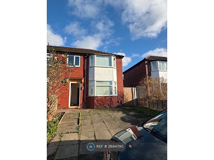 5 Bedroom Semi Detached House To Rent In Goring Avenue, Manchester, M18