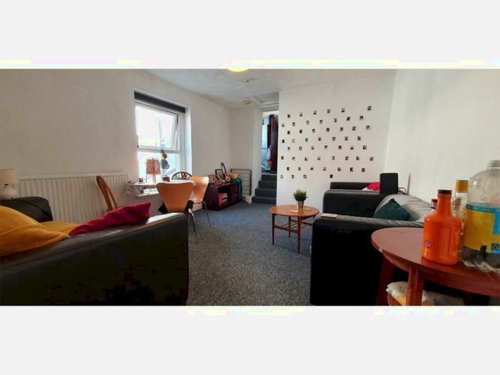 3 Bedroom Flat To Rent In Salisbury Road, Cathays, Cardiff, CF24