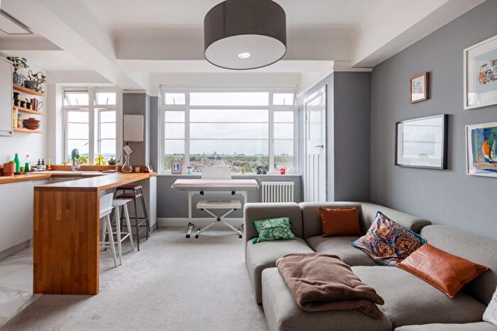 1 Bedroom Flat To Rent In Balham High Road, London, SW17