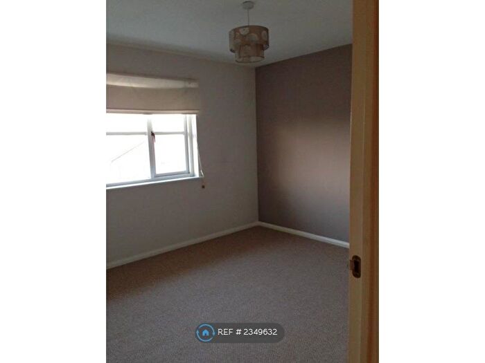 1 Bedroom Flat To Rent In Clifford Road, Grays, RM16
