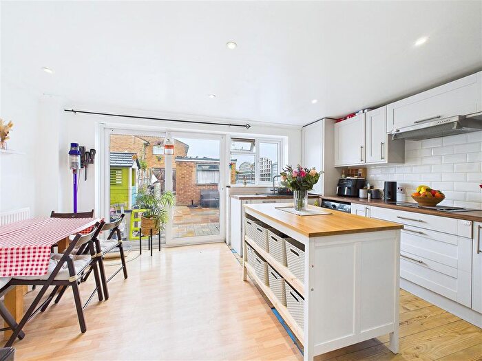 3 Bedroom Terraced House For Sale In Linnet Drive, Chelmsford, CM2