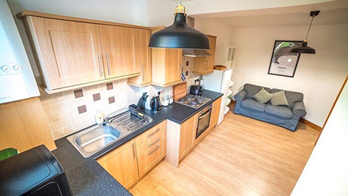 2 Bedroom Flat To Rent In Heathfield, Swansea, SA1