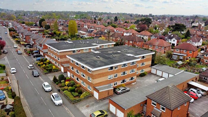 2 Bedroom Flat To Rent In Westmaner Court, Hall Drive, Chilwell, NG9