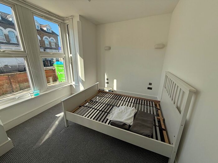 1 Bedroom Flat To Rent In Vicarage Road, London, N17