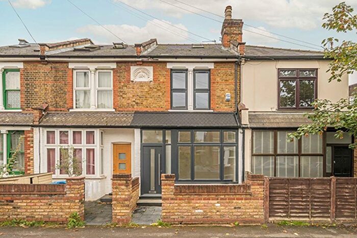 3 Bedroom Property To Rent In Elm Road, Kingston Upon Thames, KT2