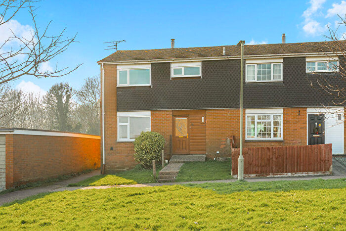 3 Bedroom Terraced House For Sale In Portway, Banbury, OX16