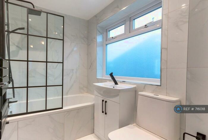 3 Bedroom Semi-Detached House To Rent In Crosfield Walk, Liverpool, L7