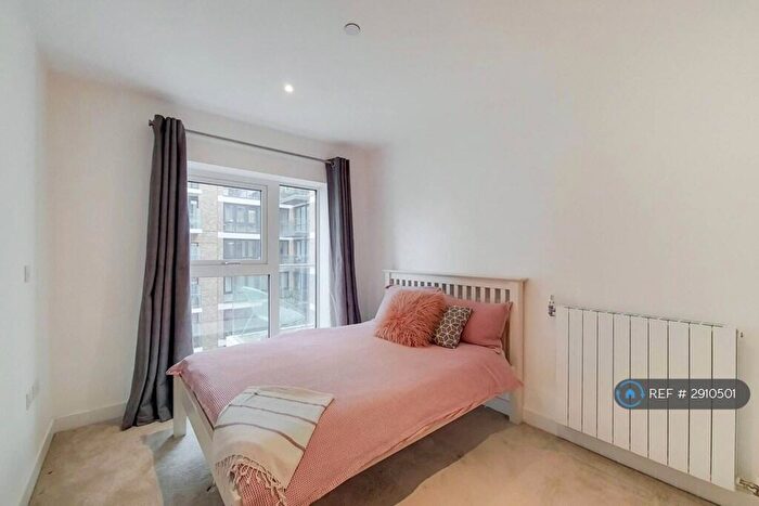1 Bedroom Flat To Rent In Duncombe House, London, SE18