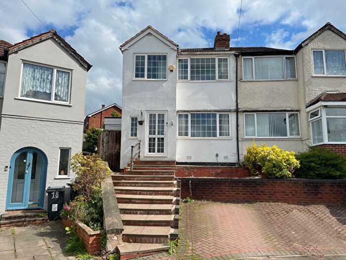 3 Bedroom Semi-Detached House For Sale In Frenshaw Grove, Great Barr, Birmingham, B44