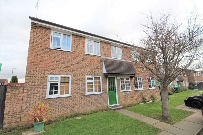 1 Bedroom Flat To Rent In Hazelhurst Crescent, Horsham, RH12