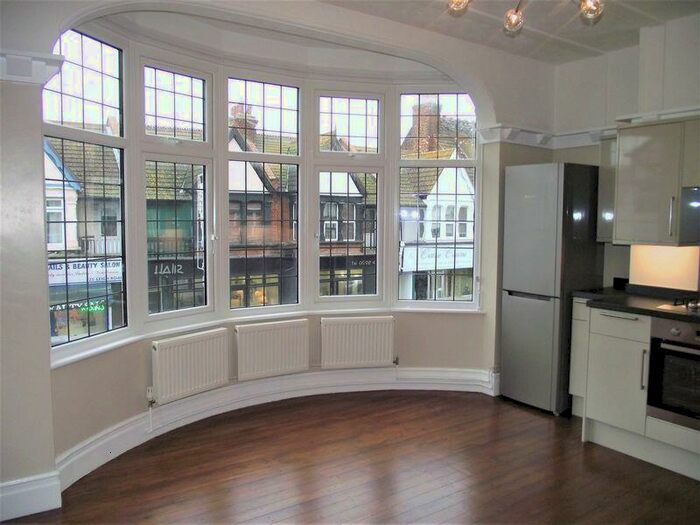 2 Bedroom Apartment To Rent In Leigh Road, Leigh-On-Sea, SS9